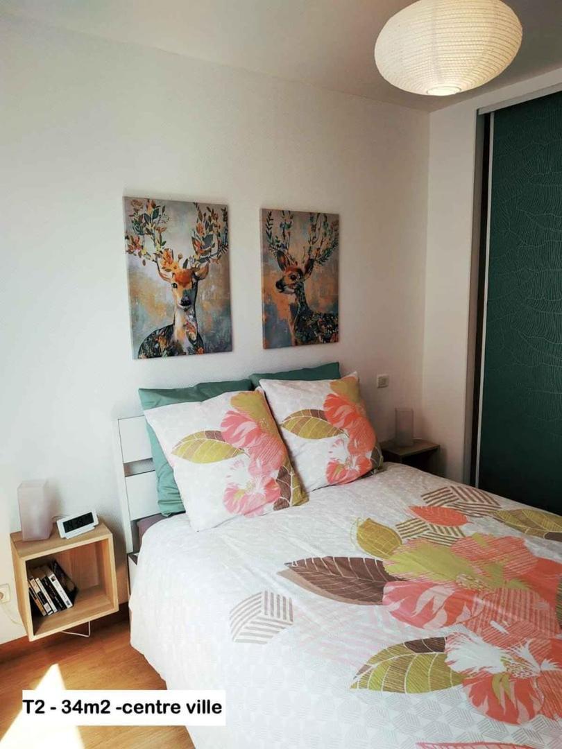 شقة 2 Min Walk From Train Station And Center Of تور المظهر الخارجي الصورة